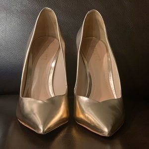 Gold Schultz Pointy Toe Pump